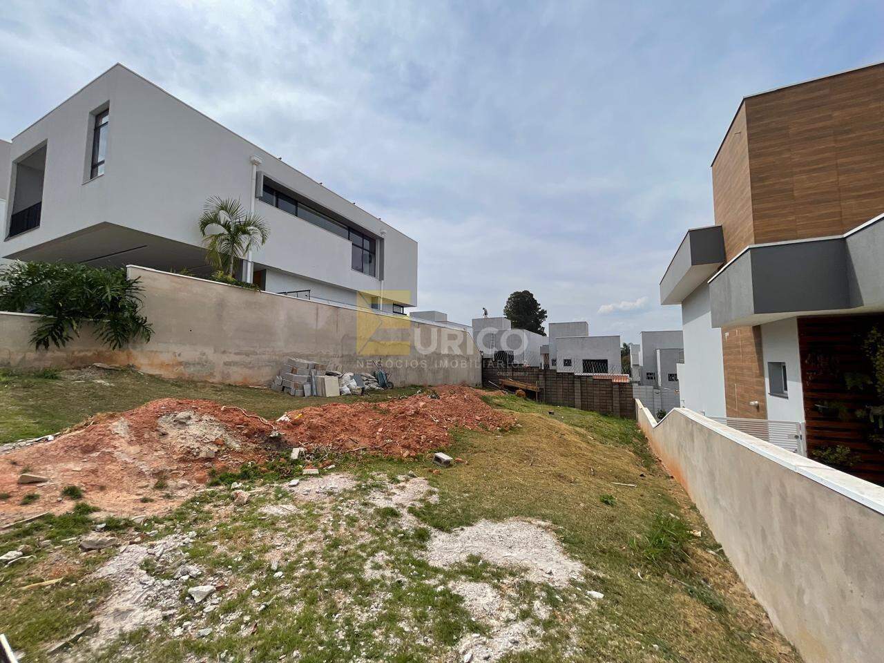 Terreno em Condomínio à venda no Condomínio Porto do Sol em Valinhos/SP: 