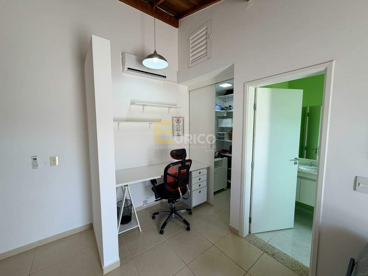 Casa em condomínio à venda no Condomínio Reserva dos Vinhedos em Louveira/SP: