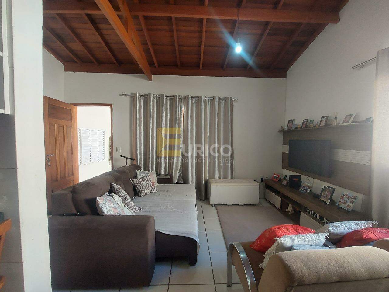 Casa à venda no Loteamento Residencial Ana Carolina em Valinhos/SP: 