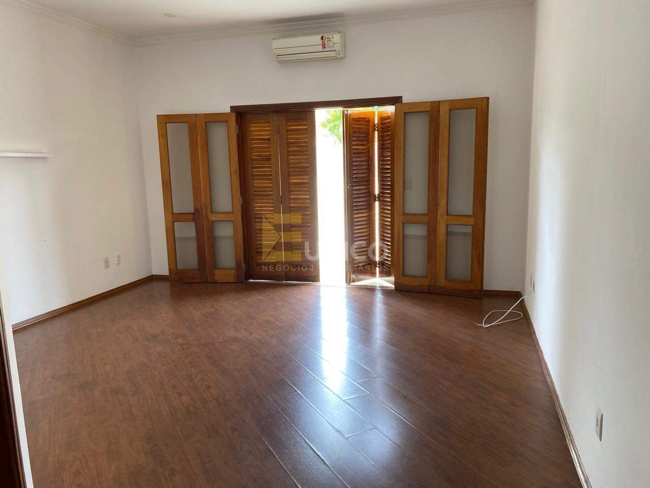 Casa em condomínio à venda no Condomínio Reserva Colonial em Valinhos/SP: