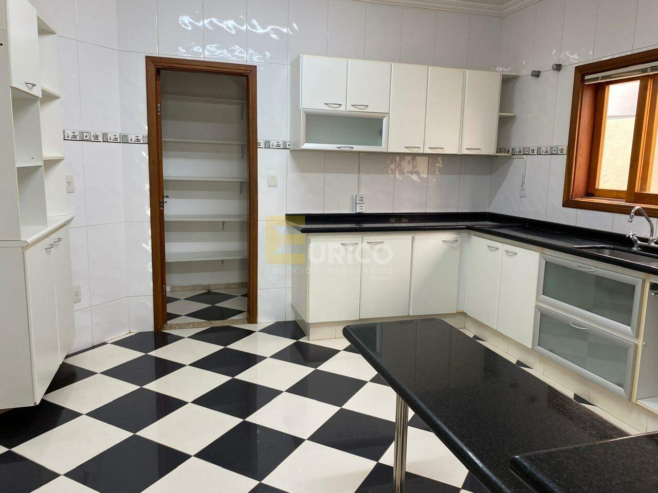Casa em condomínio à venda no Condomínio Reserva Colonial em Valinhos/SP: