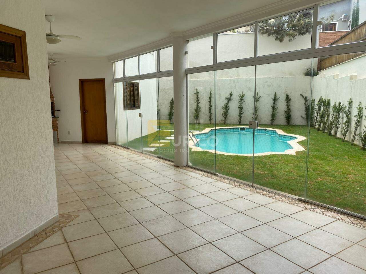 Casa em condomínio à venda no Condomínio Reserva Colonial em Valinhos/SP: