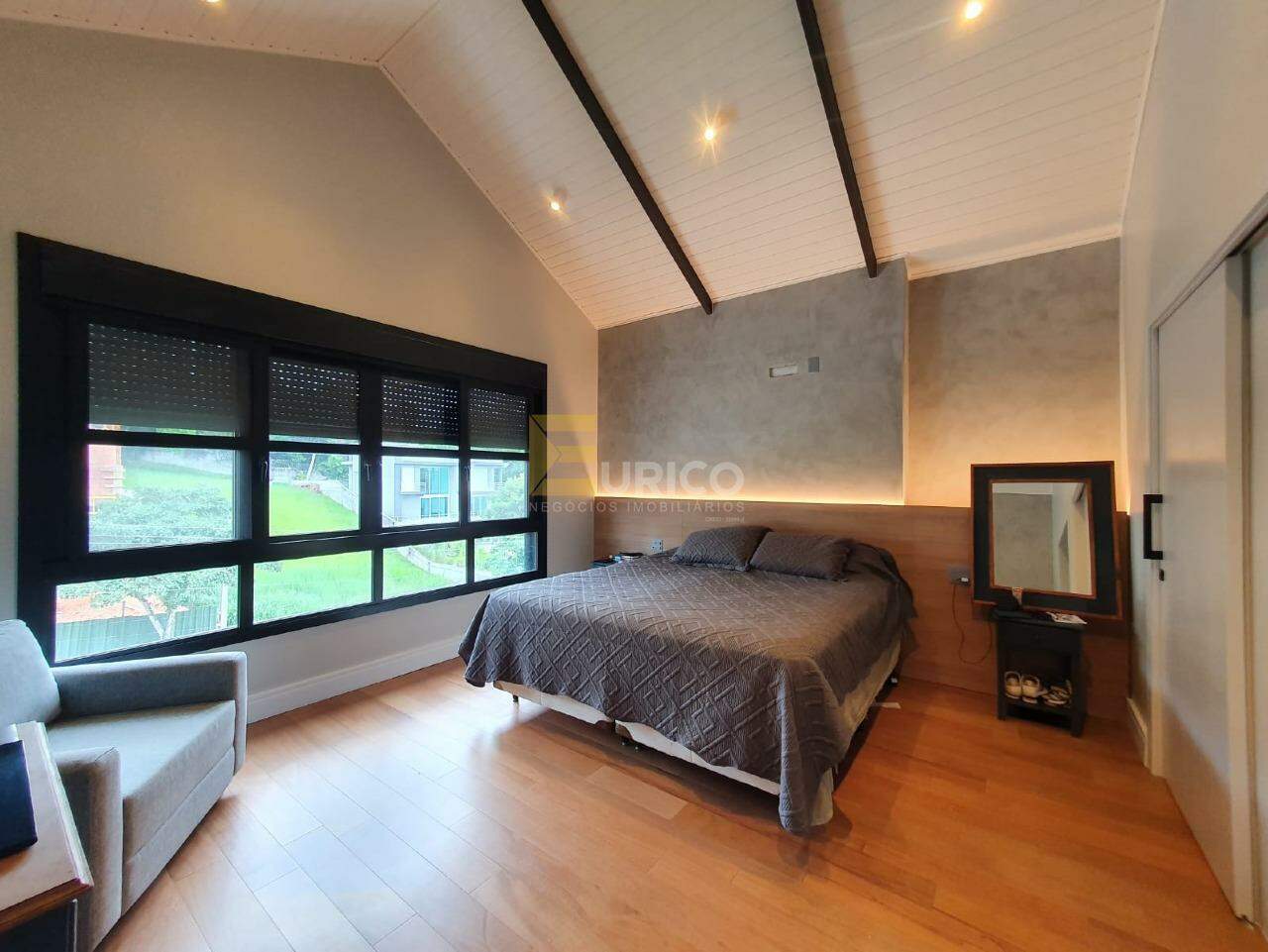 Casa em condomínio à venda no Condomínio Villagio Paradiso em Itatiba/SP: Suíte Principal