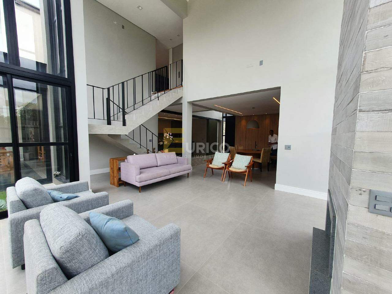 Casa em condomínio à venda no Condomínio Villagio Paradiso em Itatiba/SP: Sala Lareira