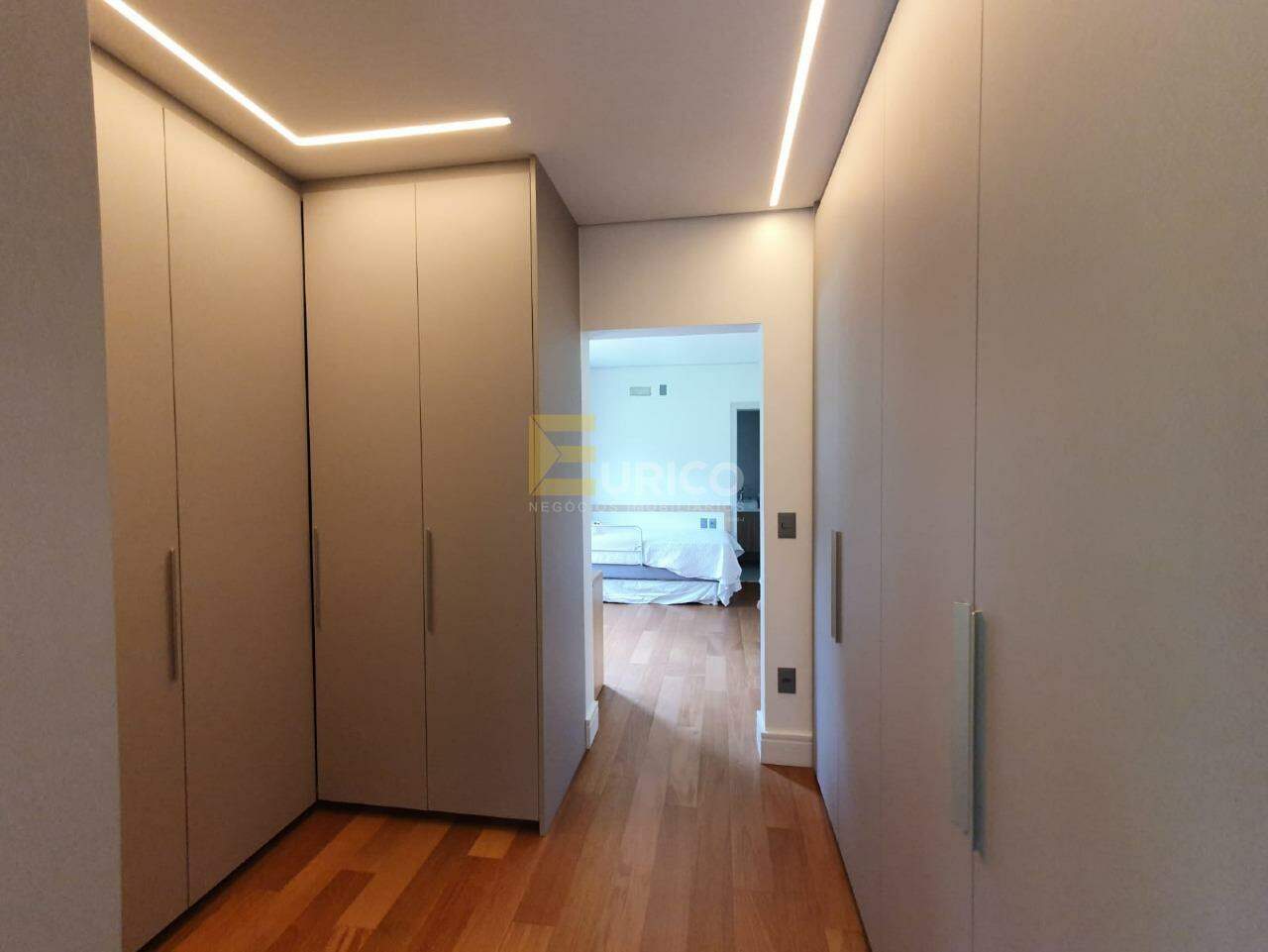 Casa em condomínio à venda no Condomínio Villagio Paradiso em Itatiba/SP: Closet Suíte Principal