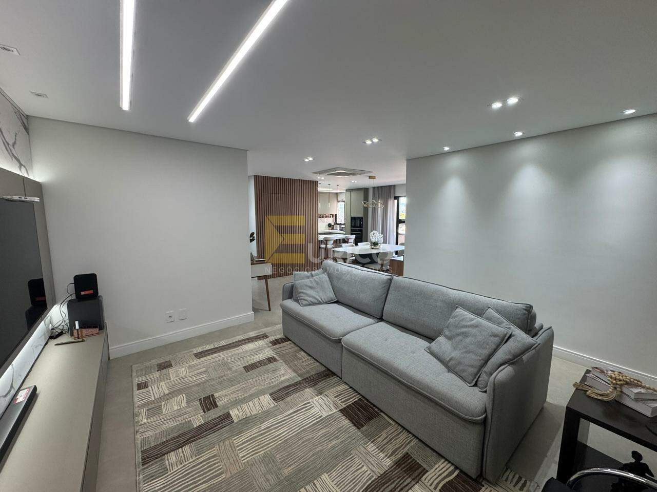 Apartamento à venda no Condomínio Edifício Lux Residence em Valinhos/SP: