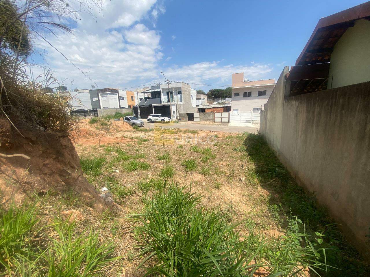 Terreno à venda no Parque dos Pinheiros em Vinhedo/SP: 