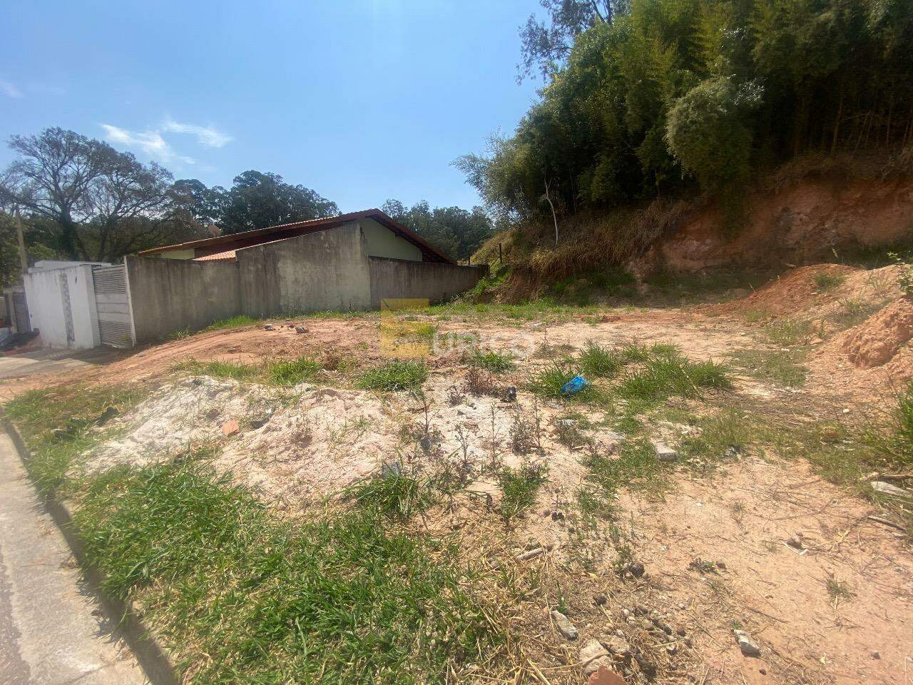 Terreno à venda no Parque dos Pinheiros em Vinhedo/SP: 