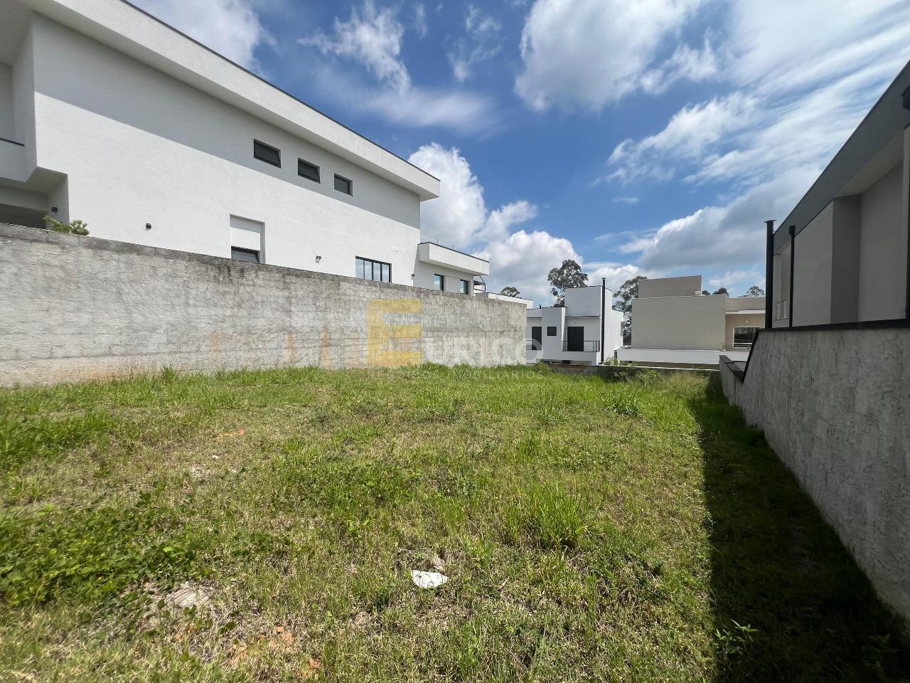 Terreno em Condomínio à venda no Condomínio Vita Verdi em Valinhos/SP: 