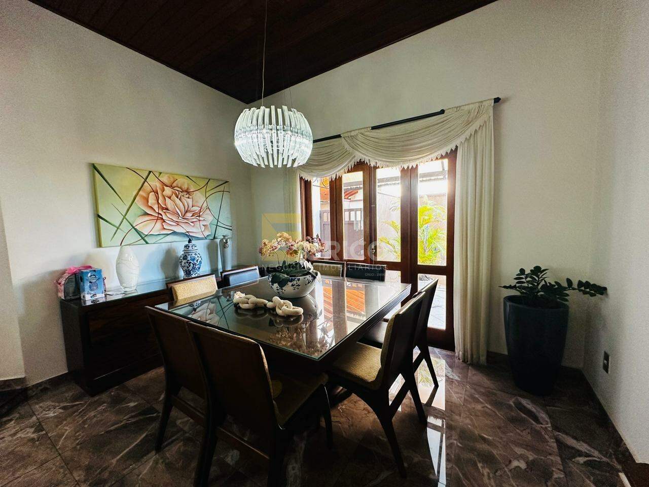 Casa em condomínio à venda no Condomínio Residencial Terras do Caribe em Valinhos/SP: 