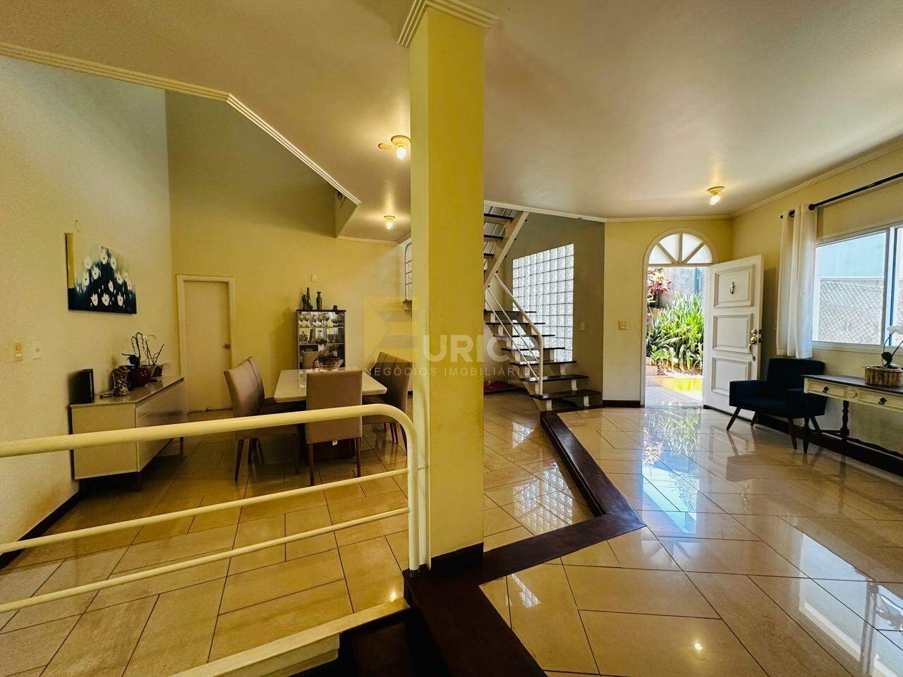 Casa em condomínio à venda no Condomínio Residencial Portal do Quiririm em Valinhos/SP: 