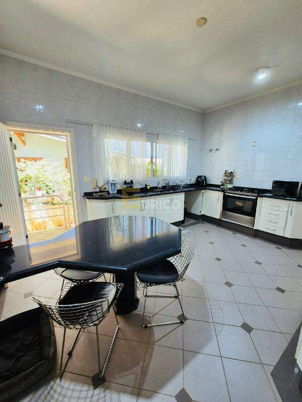 Casa em condomínio à venda no Condomínio Residencial Portal do Quiririm em Valinhos/SP: 