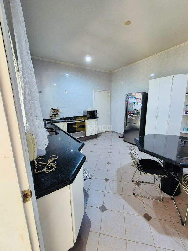 Casa em condomínio à venda no Condomínio Residencial Portal do Quiririm em Valinhos/SP: 