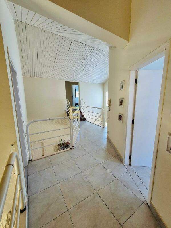 Casa em condomínio à venda no Condomínio Residencial Portal do Quiririm em Valinhos/SP: 