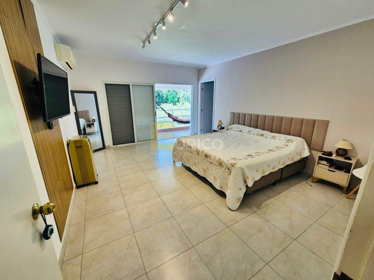 Casa em condomínio à venda no Condomínio Residencial Portal do Quiririm em Valinhos/SP: 