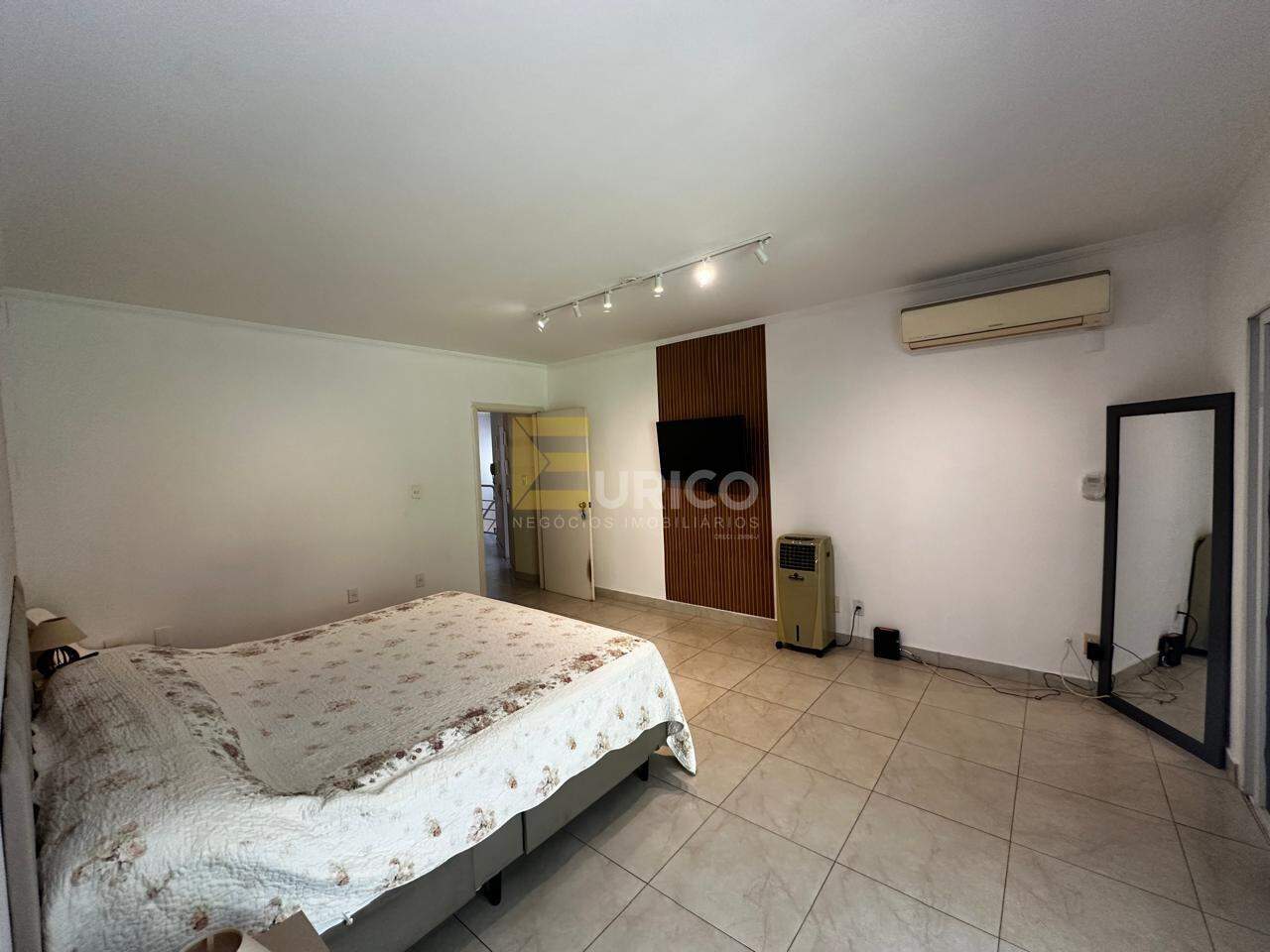 Casa em condomínio à venda no Condomínio Residencial Portal do Quiririm em Valinhos/SP: 