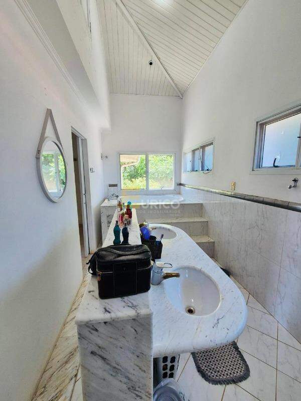 Casa em condomínio à venda no Condomínio Residencial Portal do Quiririm em Valinhos/SP: 