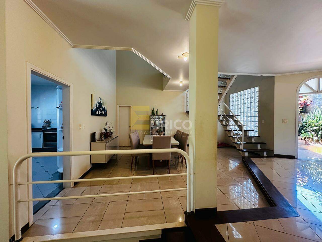 Casa em condomínio à venda no Condomínio Residencial Portal do Quiririm em Valinhos/SP: 