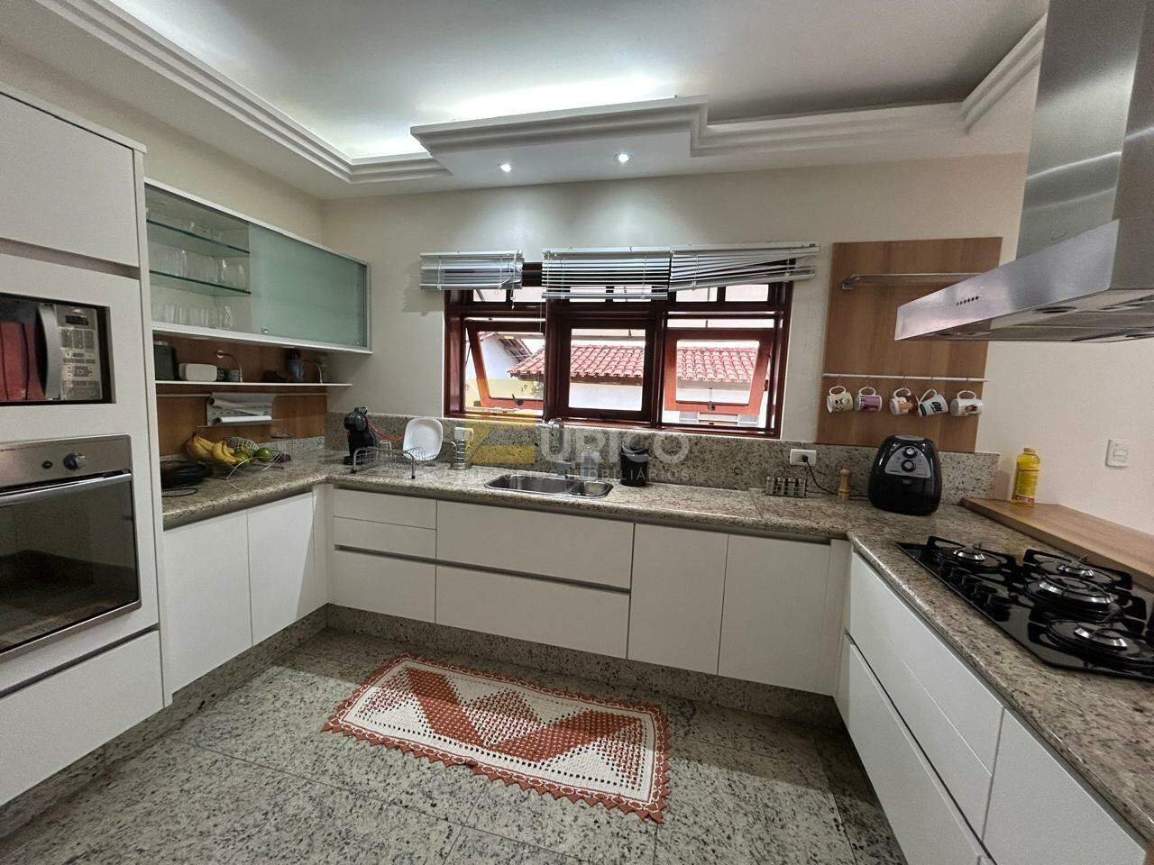Casa em condomínio à venda no Condomínio Estância Marambaia em Vinhedo/SP: