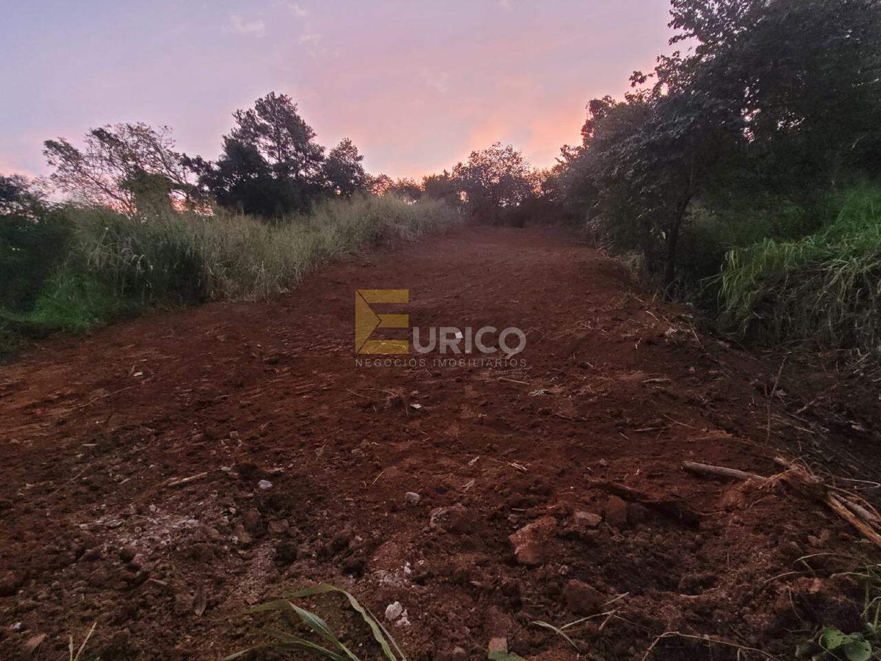 Terreno à venda no LOTEAMENTO SHANGRILÁ em Valinhos/SP: 