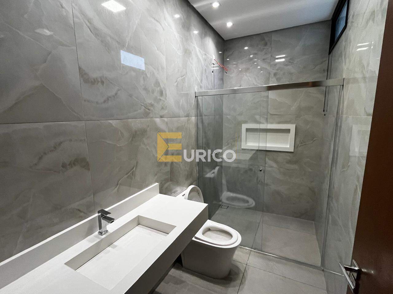 Casa em condomínio à venda no Jardim Novo Horizonte em Sorocaba/SP: 
