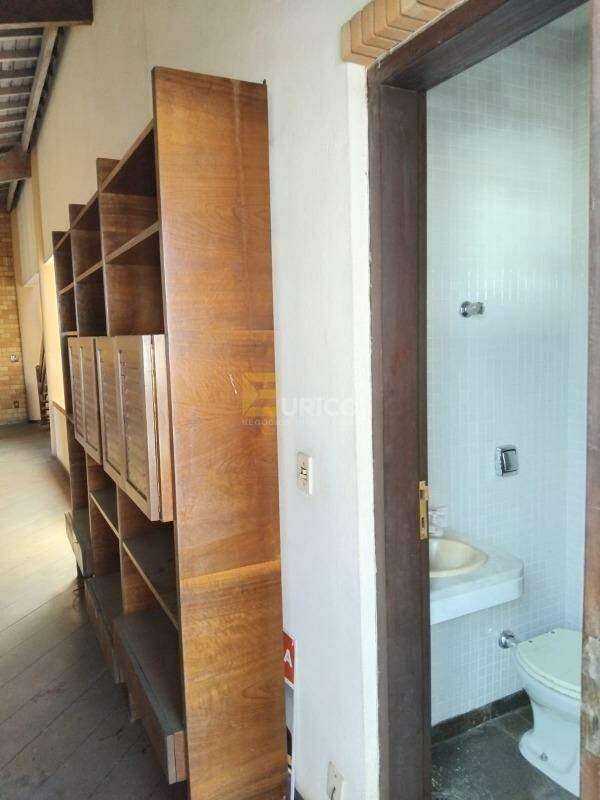 Casa à venda no VILA EMBARÉ em Valinhos/SP: 