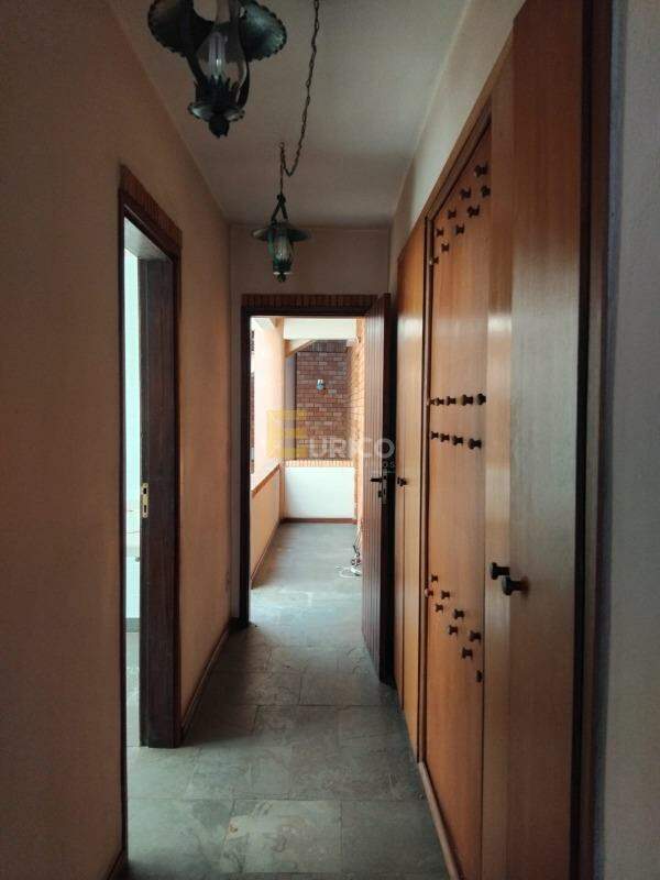 Casa à venda no VILA EMBARÉ em Valinhos/SP: 