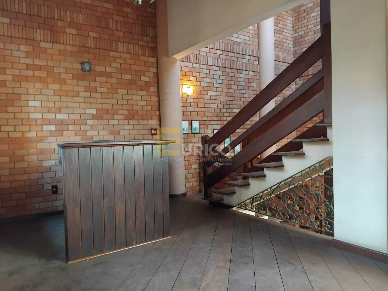 Casa à venda no VILA EMBARÉ em Valinhos/SP: 