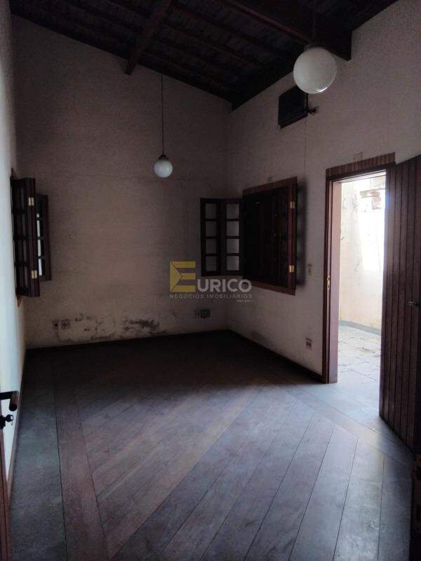 Casa à venda no VILA EMBARÉ em Valinhos/SP: 