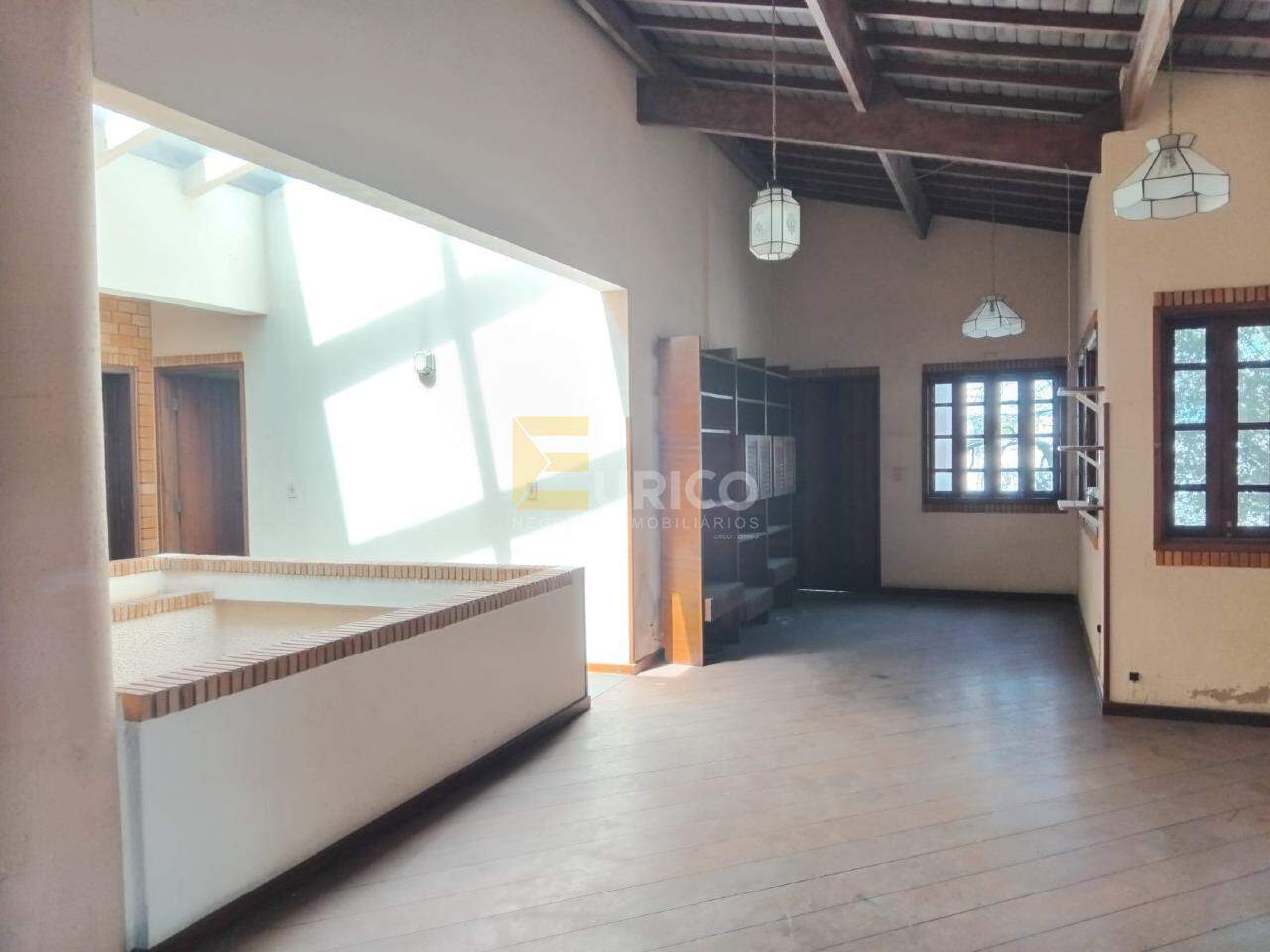 Casa à venda no VILA EMBARÉ em Valinhos/SP: 