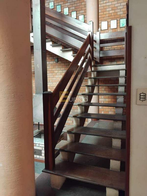 Casa à venda no VILA EMBARÉ em Valinhos/SP: 