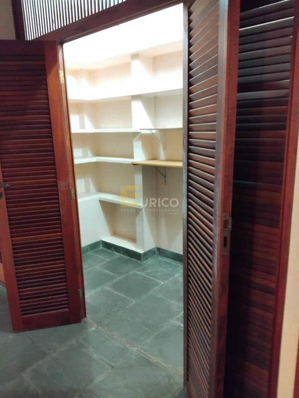 Casa à venda no VILA EMBARÉ em Valinhos/SP: 