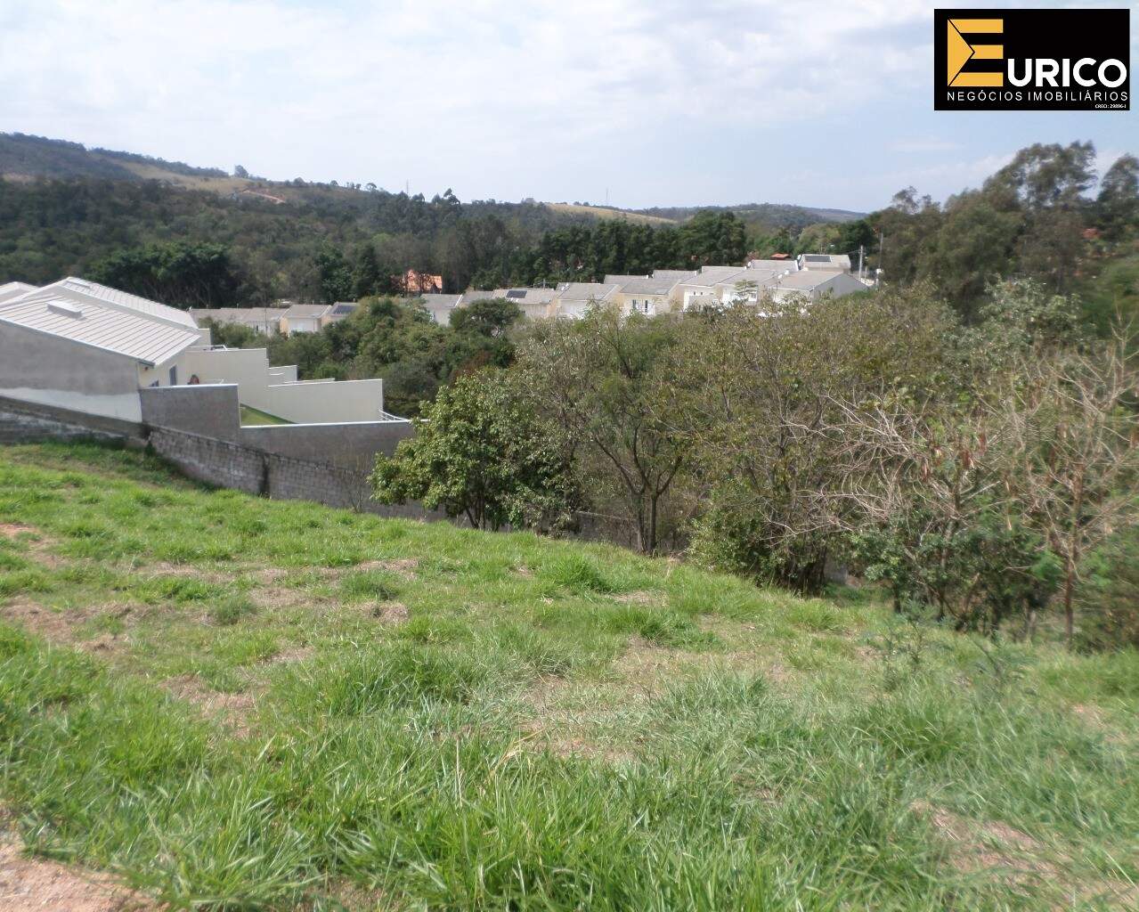 Terreno em Condomínio à venda no Condomínio Villa D´oro em Vinhedo/SP: Foto 02