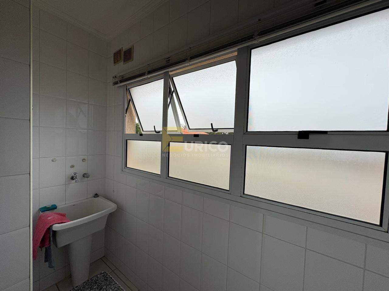 Apartamento para aluguel no Edifício Mont Blanc em Vinhedo/SP: LAVANDERIA