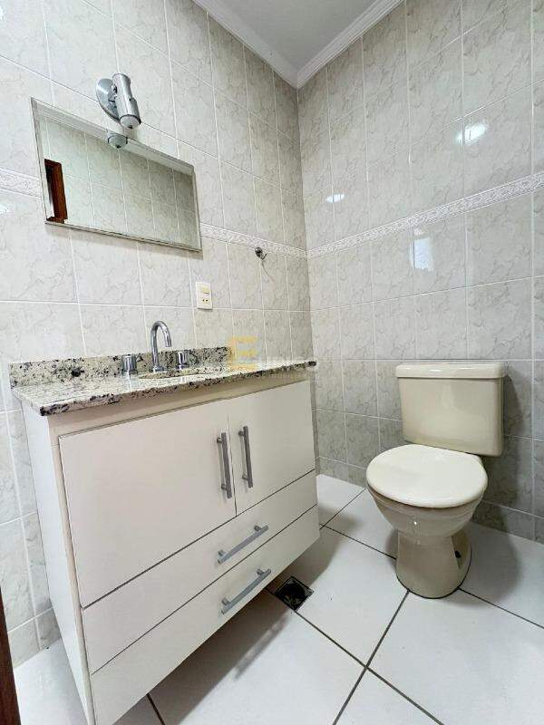 Apartamento para aluguel no Edifício Mont Blanc em Vinhedo/SP: WC SUÍTE