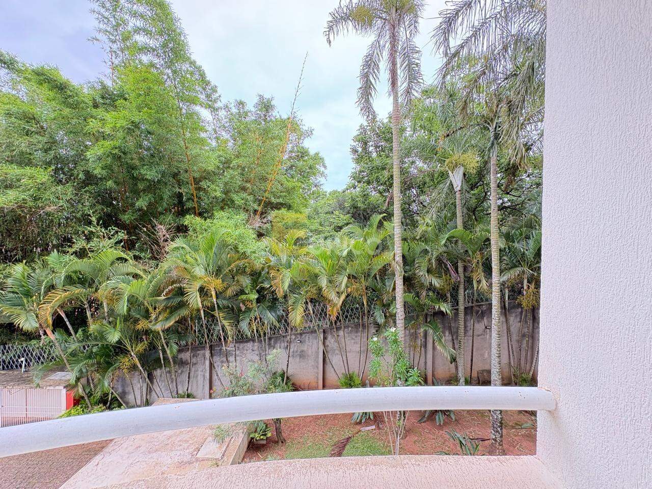 Apartamento para aluguel no Edifício Mont Blanc em Vinhedo/SP: VISTA DA SACADA DA SUITE