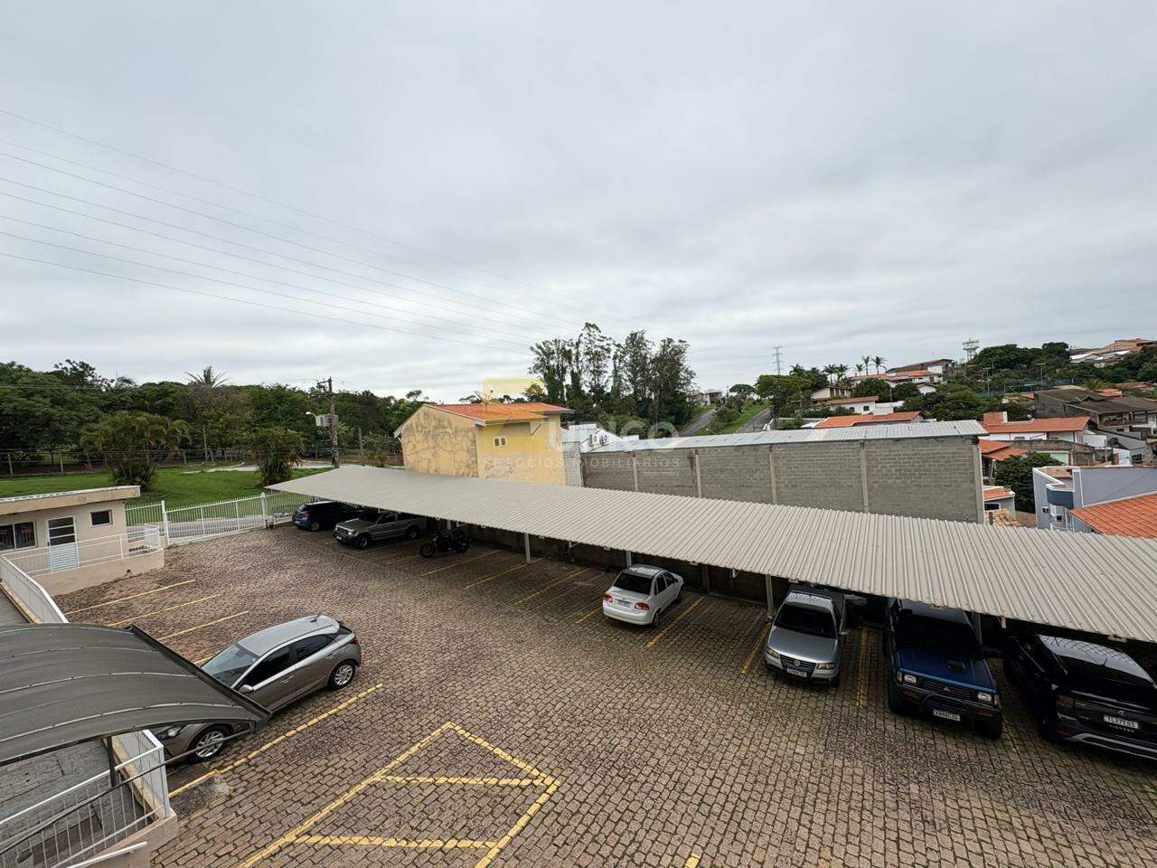 Apartamento para aluguel no Edifício Mont Blanc em Vinhedo/SP: GARAGEM DO CONDOMÍNIO