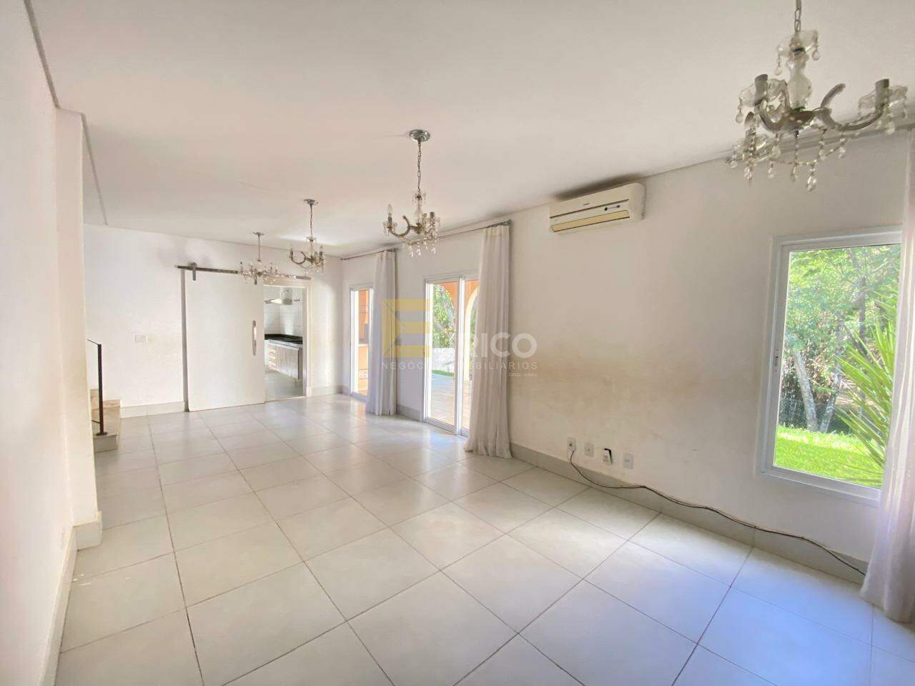 Casa em condomínio à venda no Condomínio Recanto dos Paturis em Vinhedo/SP: SALA 02 AMBIENTES