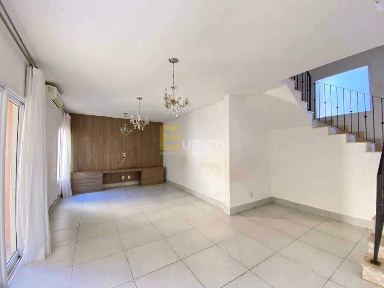 Casa em condomínio à venda no Condomínio Recanto dos Paturis em Vinhedo/SP: SALA 02 AMBIENTES