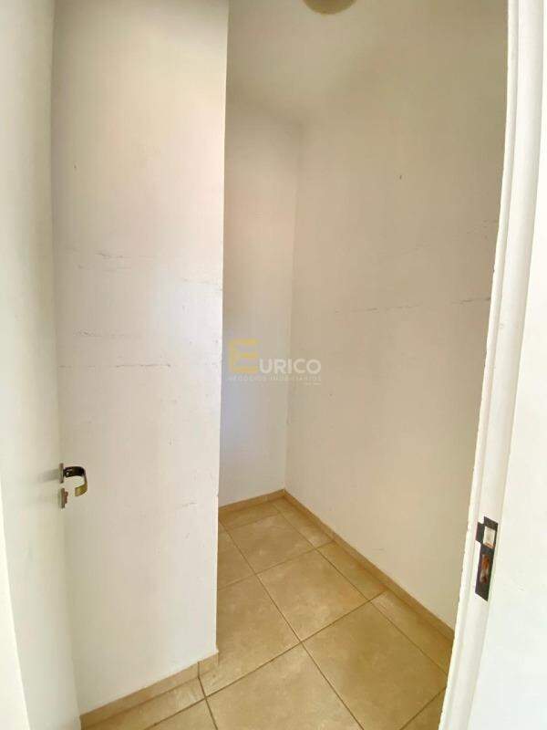 Casa em condomínio à venda no Condomínio Recanto dos Paturis em Vinhedo/SP: QUARTO DE FUNCIONARIA