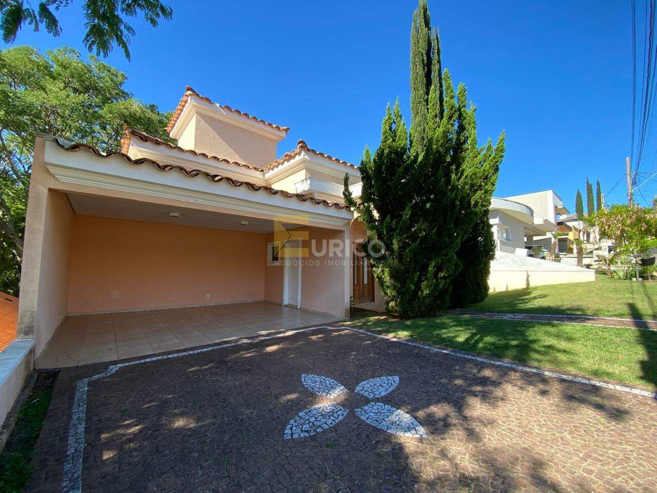 Casa em condomínio à venda no Condomínio Recanto dos Paturis em Vinhedo/SP: GARAGEM