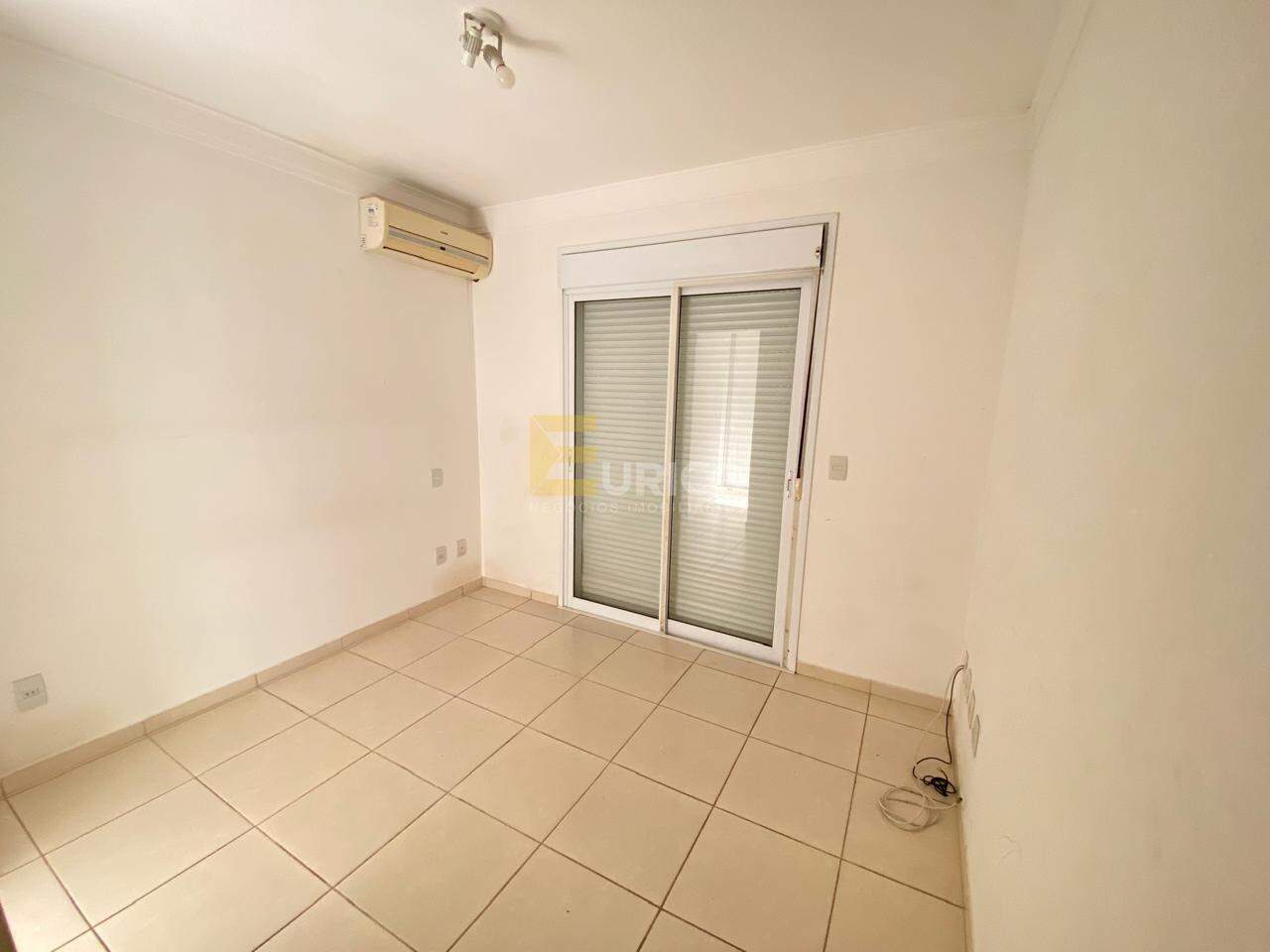 Casa em condomínio à venda no Condomínio Recanto dos Paturis em Vinhedo/SP: SUÍTE PRINCIPAL