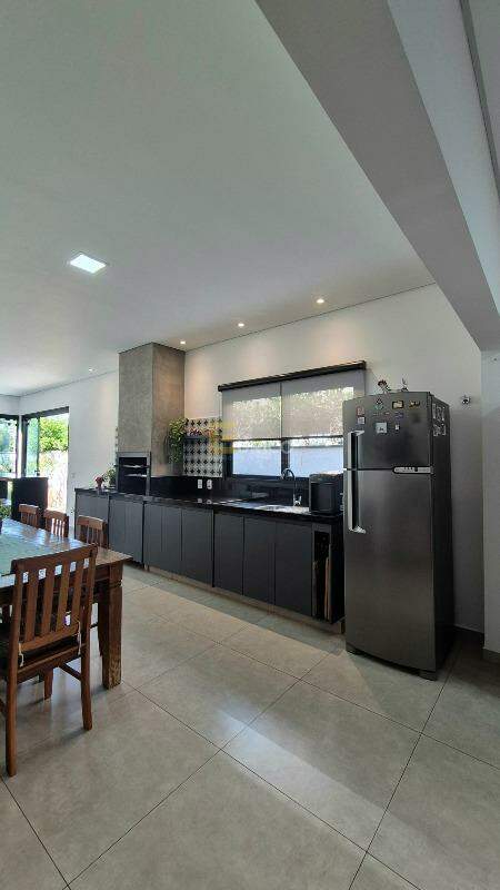 Casa em condomínio à venda no Condomínio Reserva dos Vinhedos em Louveira/SP: 