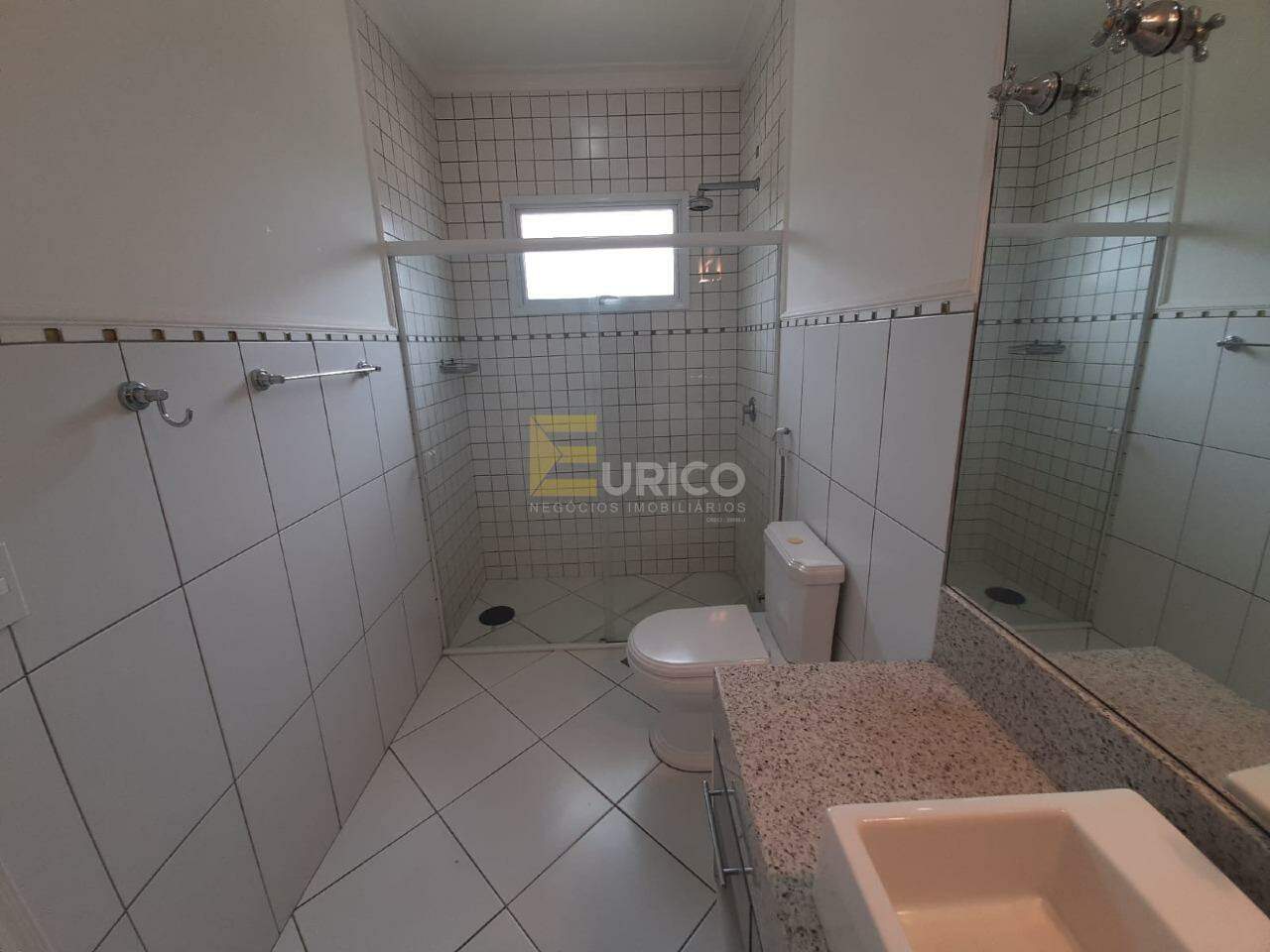 Casa em condomínio à venda no Condomínio Portal do Lago em Valinhos/SP: 