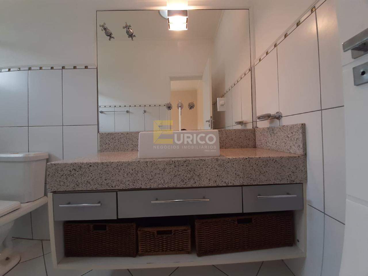 Casa em condomínio à venda no Condomínio Portal do Lago em Valinhos/SP: 