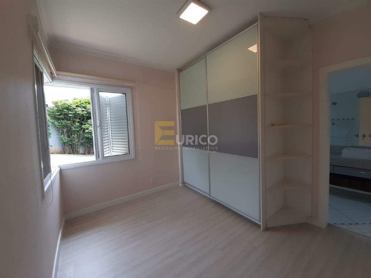 Casa em condomínio à venda no Condomínio Portal do Lago em Valinhos/SP: 