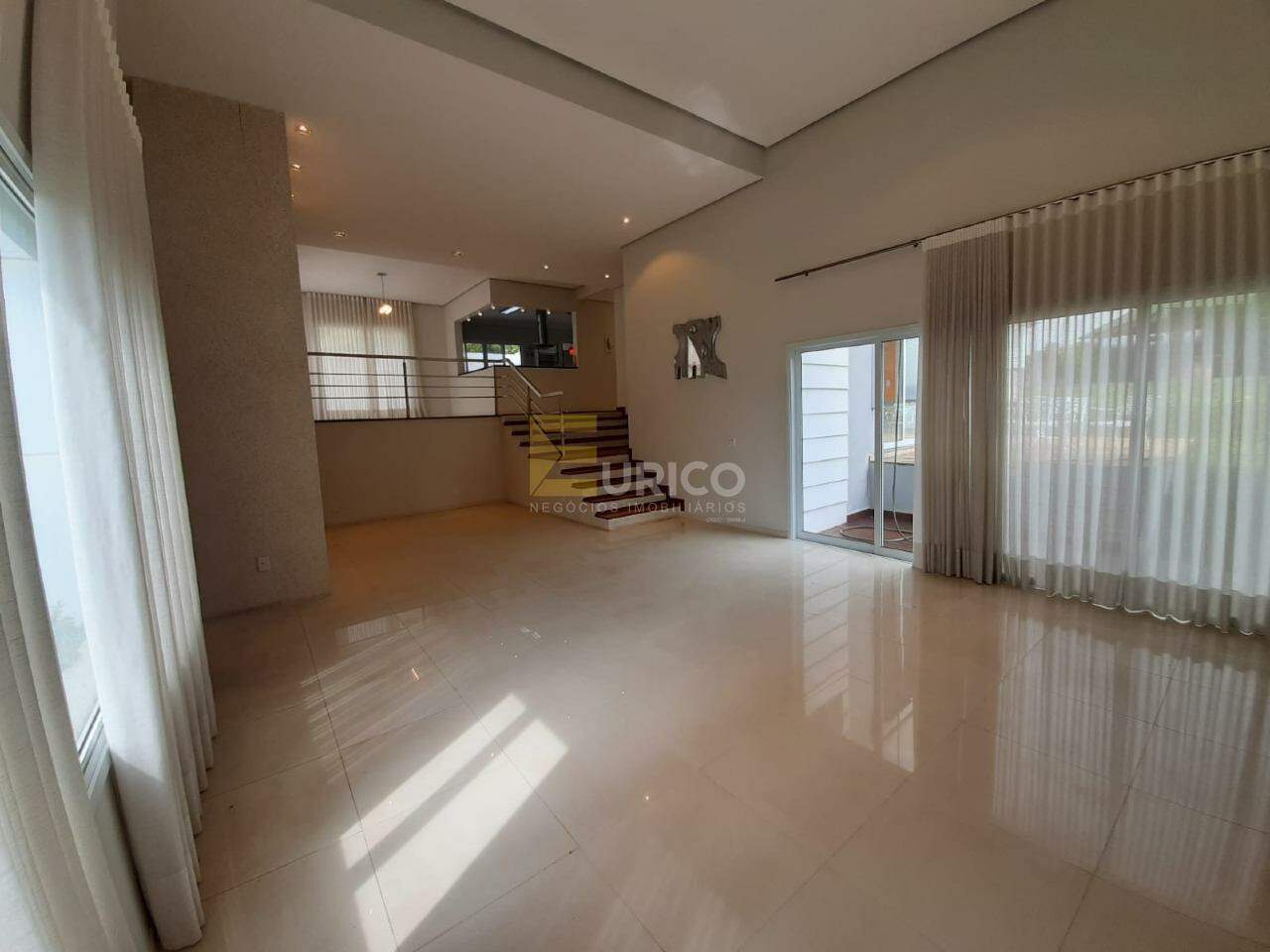 Casa em condomínio à venda no Condomínio Portal do Lago em Valinhos/SP: 