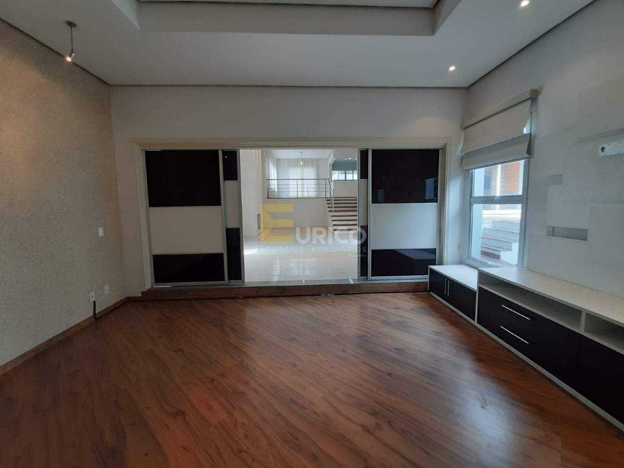 Casa em condomínio à venda no Condomínio Portal do Lago em Valinhos/SP: 