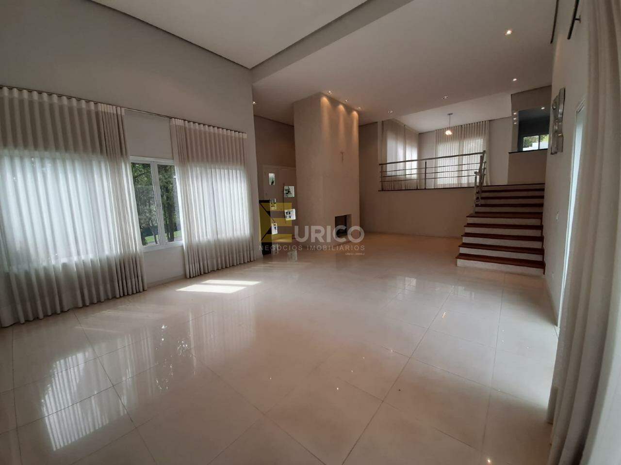 Casa em condomínio à venda no Condomínio Portal do Lago em Valinhos/SP: 