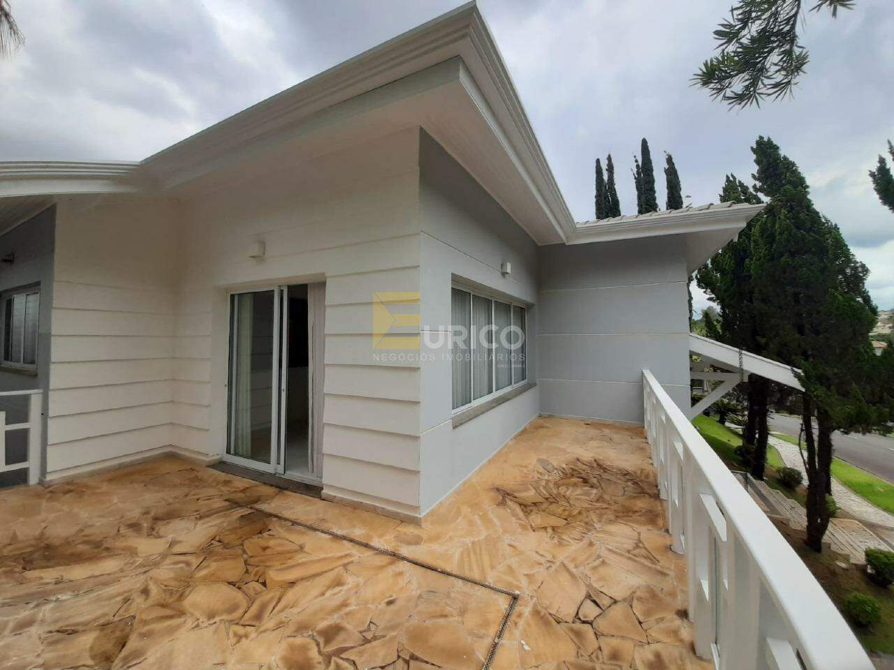 Casa em condomínio à venda no Condomínio Portal do Lago em Valinhos/SP: 